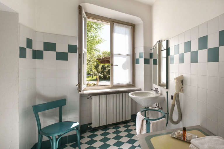 Bathroom 4, Albergo Real Castello, Cuneo