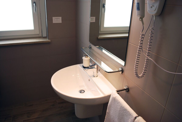 Bathroom 5, B&B Angelo, Ascoli Piceno