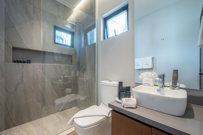Bathroom 4, Kippal - Modern Oasis - ApartHotel, Cozumel