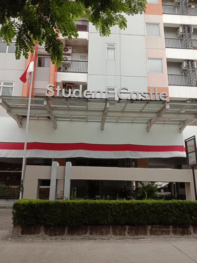 Exterior & Views 71
