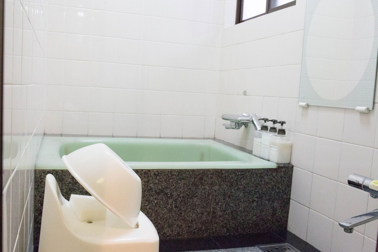 Bathroom, Kyomachiya Nijo Castle Japanese house, Kyoto