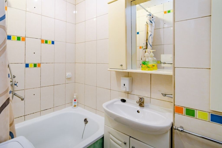 Bathroom 4, Apartment on Tulskaya, Central