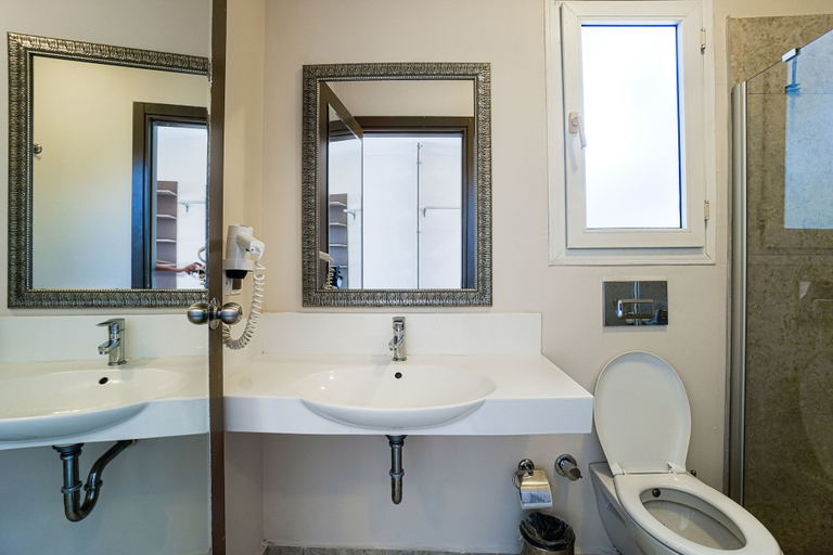 Bathroom 5, Paloma Family Club, Bodrum