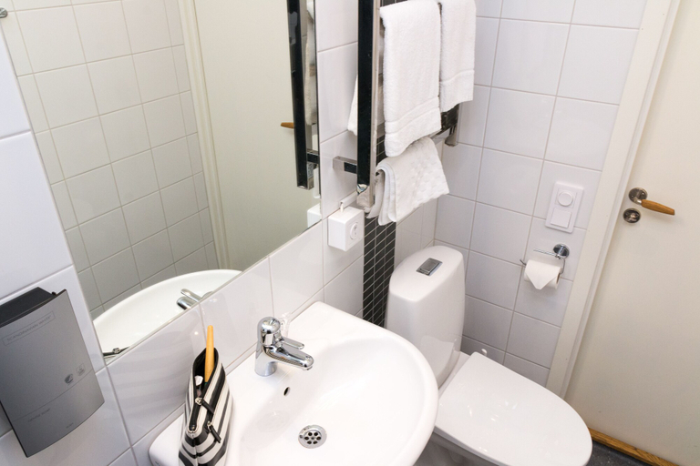 Bathroom 4, Linköpings Cityhotell & Vandrarhem, Linköping