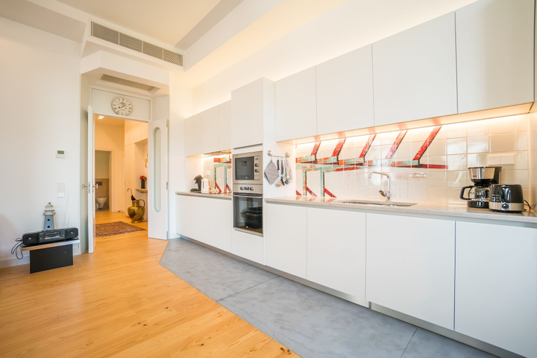 Food & Drinks, Spacious and Bright Apartment in Cais Sodre, Lisbon