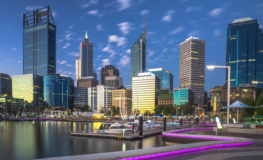 Others 4, Charming Studio with City Views, Perth
