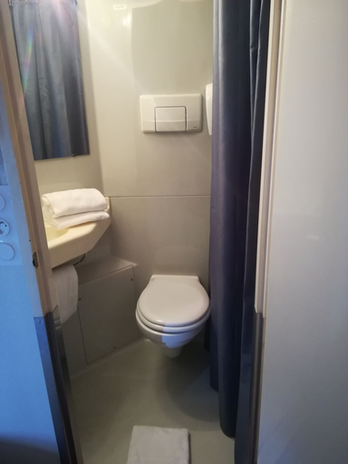 Bathroom 4, Première Classe Vichy - Bellerive sur Allier, Allier