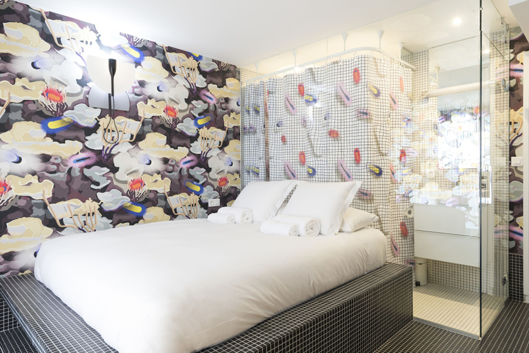 Bedroom 3, La Reine Jane, Var