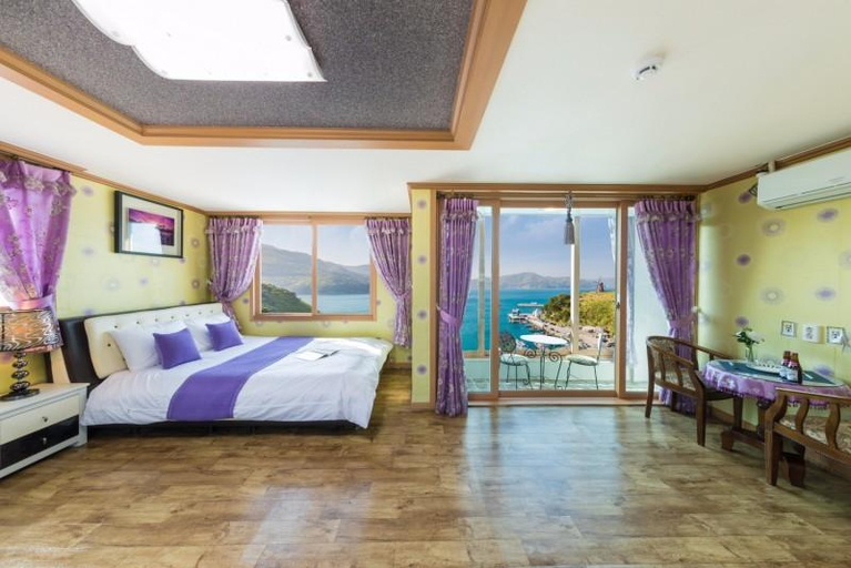 Bedroom 2, Geojedo Haemirae Pension, Geoje