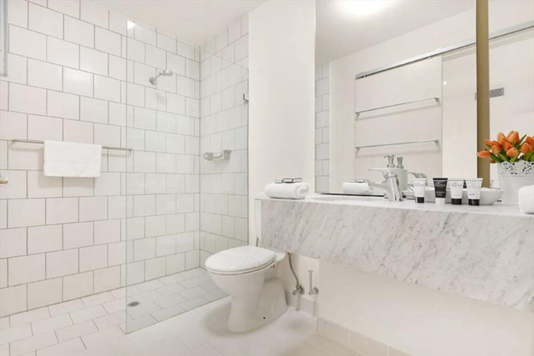 Bathroom, StayCentral - Melbourne Central, Melbourne