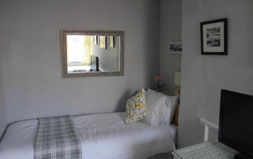 Bedroom 3, Cherubs Nest, Devon