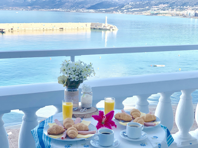 Food & Drinks 5, The Blue Apartments, Crete