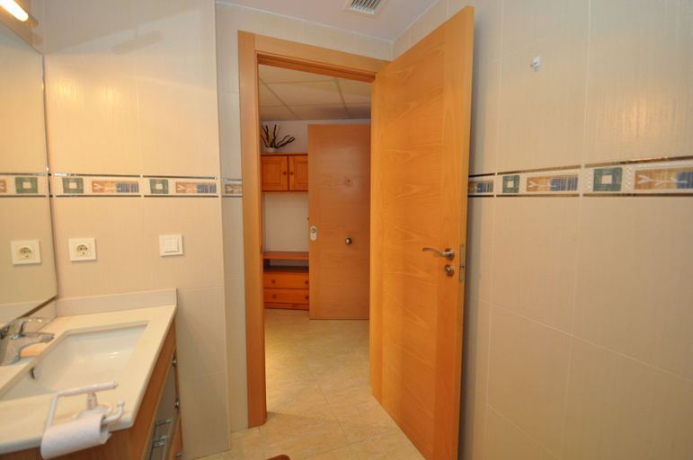 Bedroom 3, Apartment Marra Lloretholiday, Girona