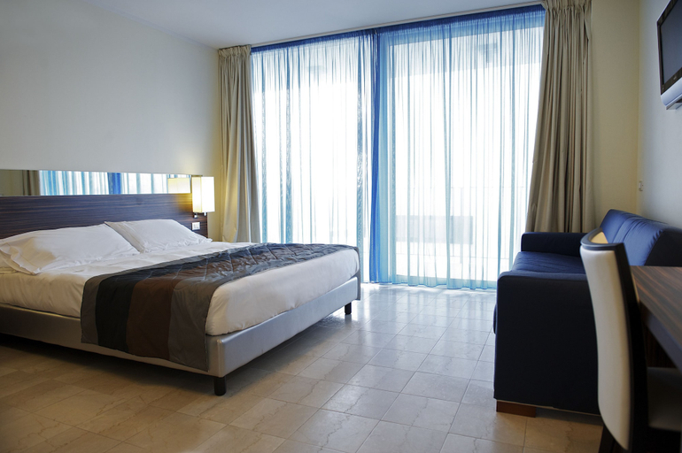 Bedroom 3, Mercure Rimini Lungomare, Rimini