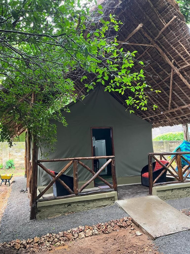 Exterior & Views, MJ one bedroom Luxury Tents by the creek, Kisauni