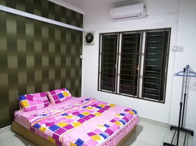 Bedroom 2, Kepong Spacious Vacation House, Gombak