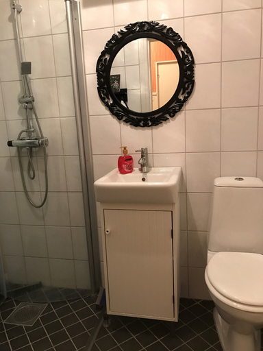 Bathroom 3, Vätternterrassen, Askersund