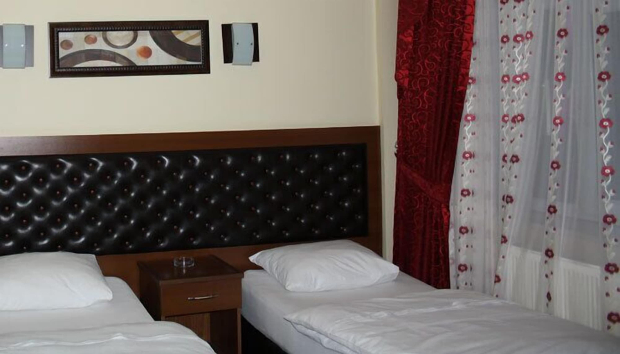 Bedroom 2, Sandikci Hotel, Merkez
