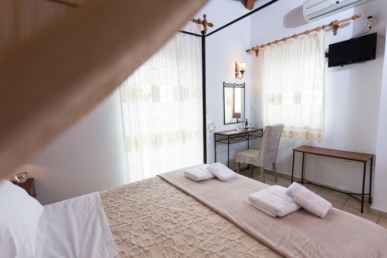 Bedroom 2, Pleiades, Peloponnese