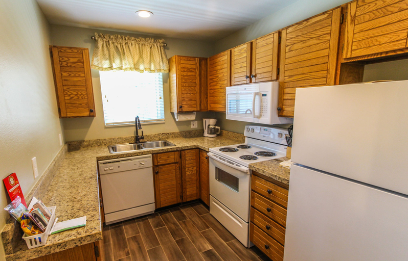 Others 5, Skiers Lodge, Summit