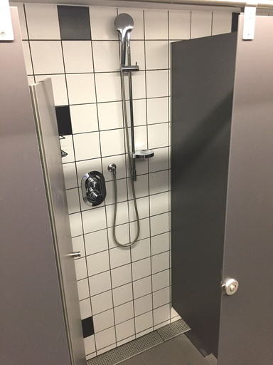 Bathroom 5, Safestay Barcelona Gothic, Barcelona