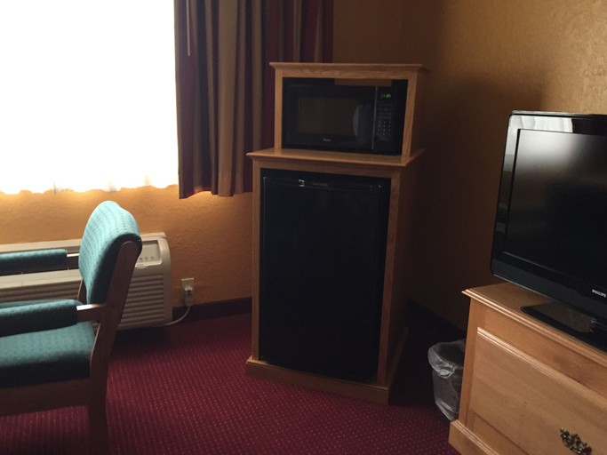 Others 5, Parkfield Inn, Henry