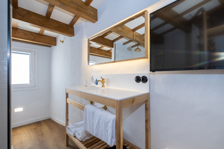 Bathroom 4, Nao Catedral Boutique Hotel, Baleares