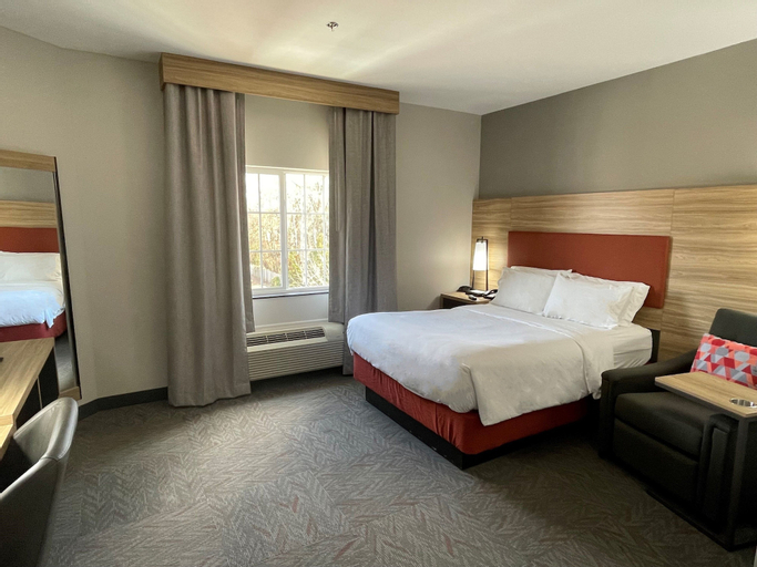 Bedroom 2, Candlewood Suites TUSCALOOSA, Tuscaloosa