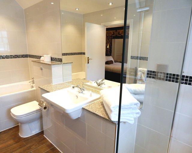 Bathroom 4, Tulloch Castle Hotel, Highland