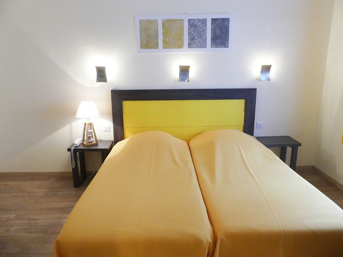 Bedroom 3, Hotel Restaurant Aux Deux Roses, Haut-Rhin