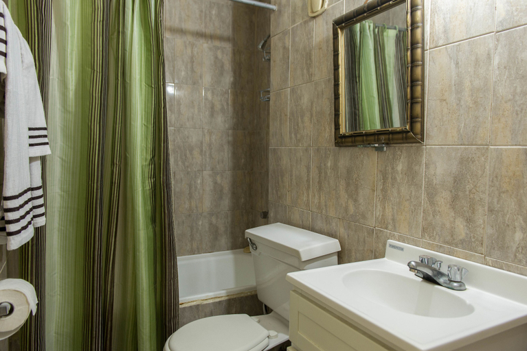 Bathroom, Island Breeze Studio