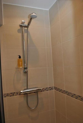 Bathroom 3, The Courtyard, Slough
