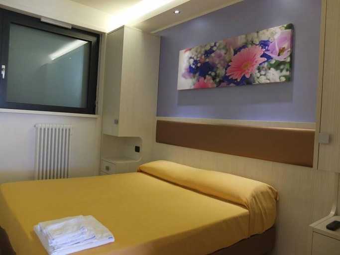 Room 4, Residence Vacanze Relax Lago di Como, Como