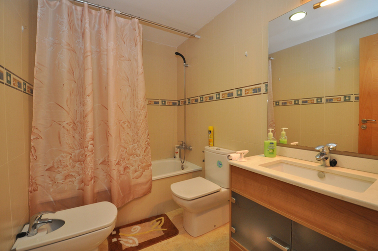 Bathroom, Apartment Marra Lloretholiday, Girona
