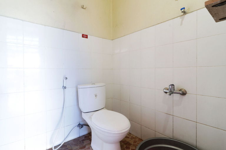Bathroom 3, Rumah Tawa Guesthouse 2, Bandung