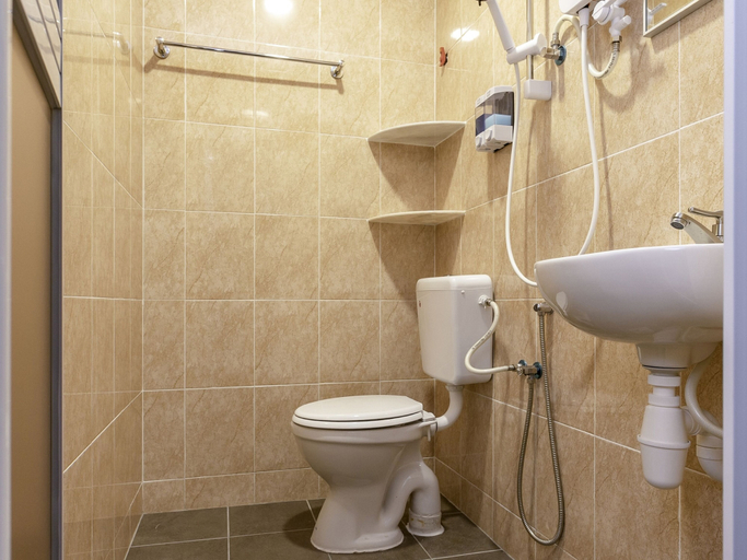 Bathroom 4, OYO 778 BMW 2 Hotel, Muar