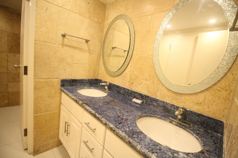 Bathroom 3, High Tides Beach Studio