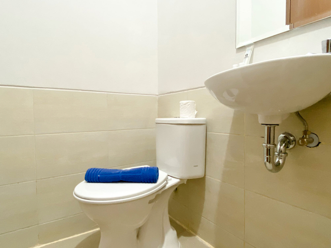Bedroom 5, Simply Look Studio at Transpark Juanda Bekasi Timur Apartment By Travelio, Bekasi