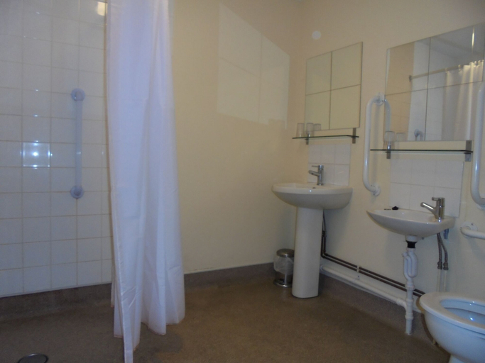 Bathroom 3, The River Don Tavern and Lodge, East Riding of Yorkshire