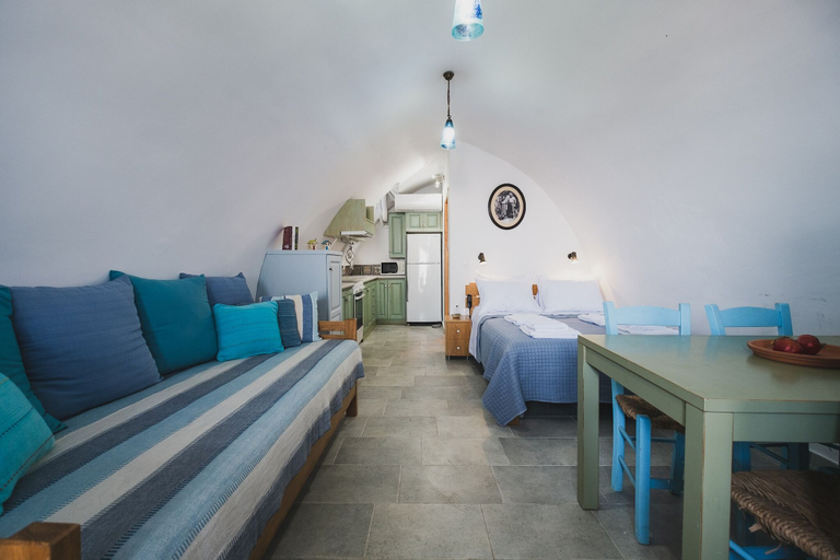 Bedroom 2, Karavos View - A Unique Artists' Hideaway Paradise, Crete