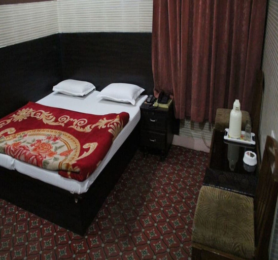 Bedroom 5, Hotel Red Rose, Jammu