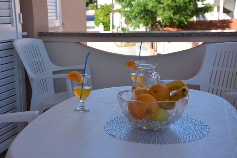 Food & Drinks 4, Apartments Biserka, Novalja