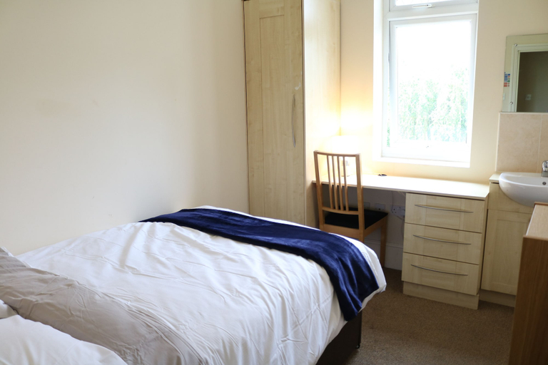 Bedroom 2, Right Stays, Surrey