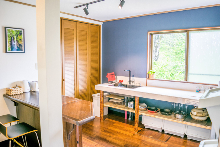Bathroom 5, Myoko House - Hostel, Myōkō
