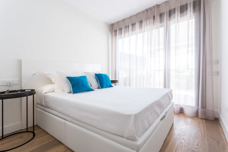 Bedroom 2, Puerta del Sol I, Sevilla