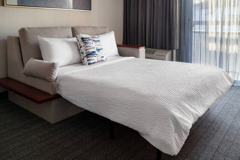 Bedroom 3, Courtyard by Marriott Seattle Southcenter, Tukwila