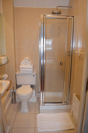 Bathroom 3, Metrostays - O'Connell Street 85-3, Dublin