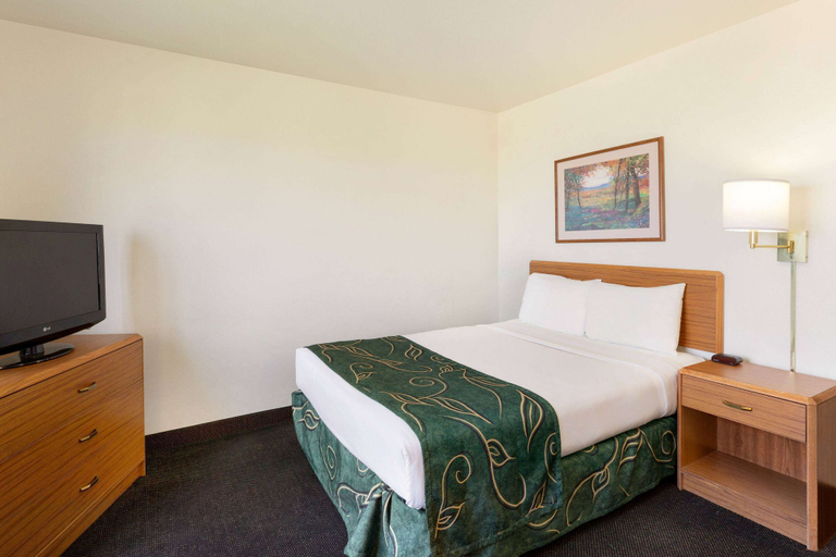 Bedroom 2, Travelodge by Wyndham Sharon Springs, Wallace