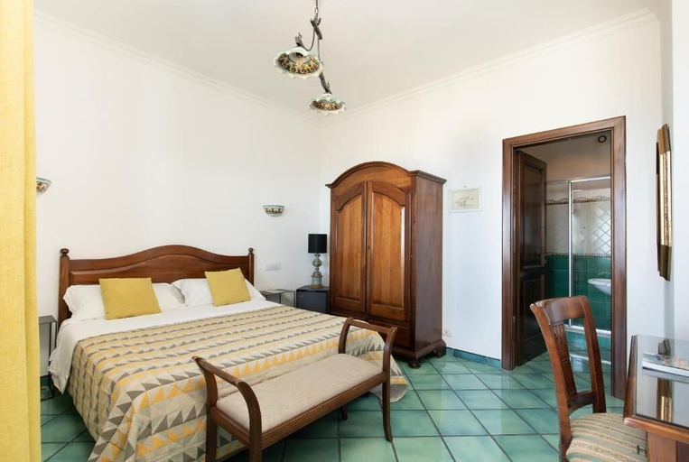 Bedroom 2, Monte Solaro, Napoli