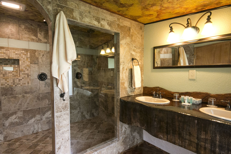 Bathroom 4, Chalet Kilauea, Hawaii
